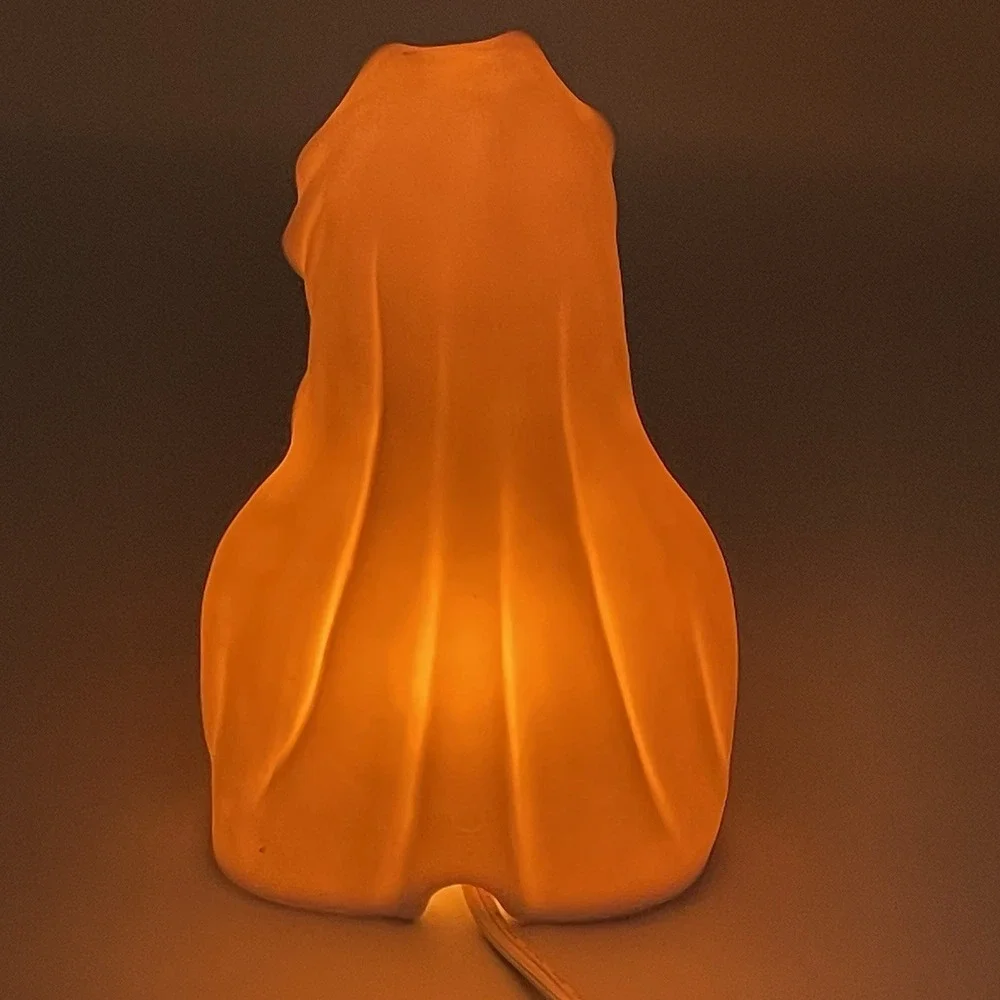 Vintage 1980s White Bisque Porcelain Praying Virgin Mary Lighted Bust Lamp 6